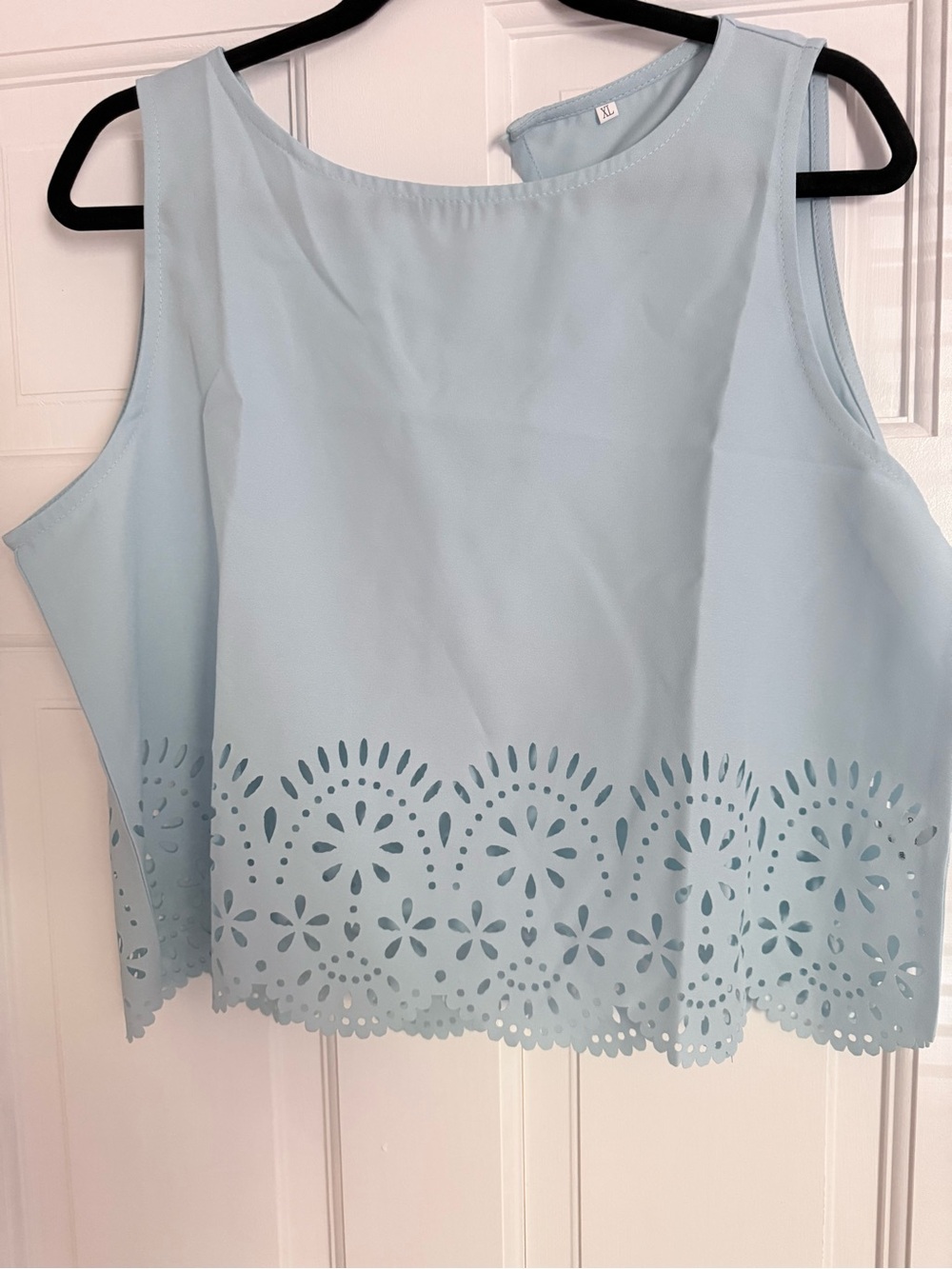 Light blue Laser-Cut Sleeveless Women's Top SZ extra large